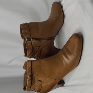 Sam Edelman camel leather heel booties Preowned Excellent condition Size…